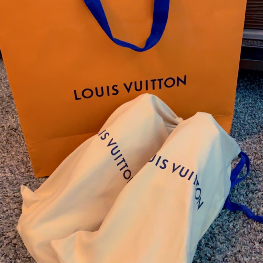 Size 42 LV Archlight sneakers